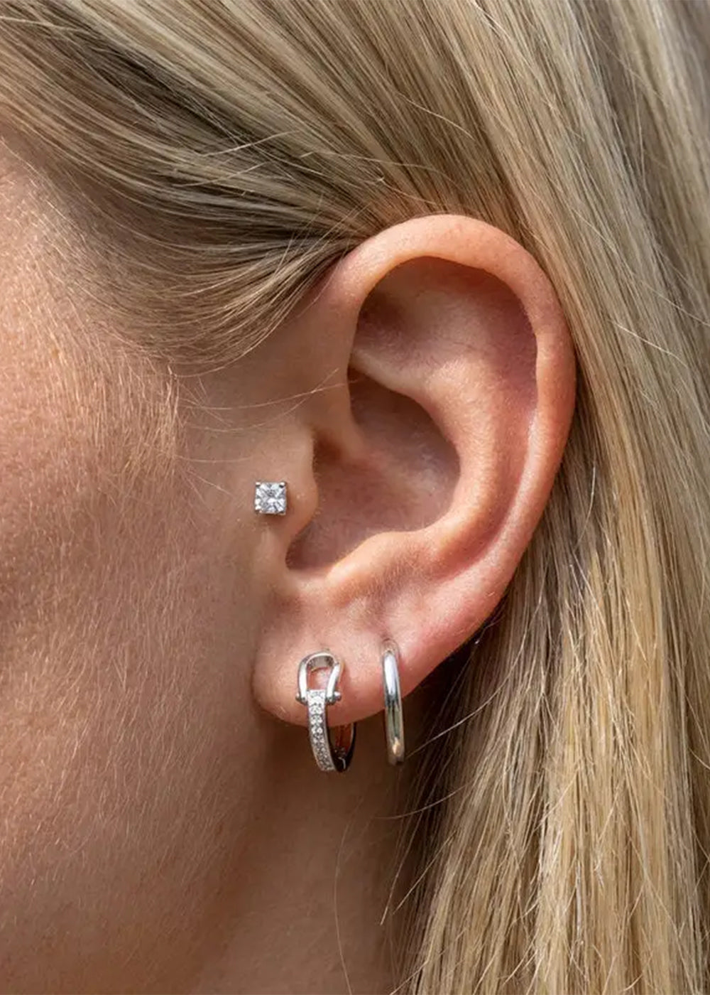 Orecchini in Metallo set da sei color argento cerchietti e punto luce