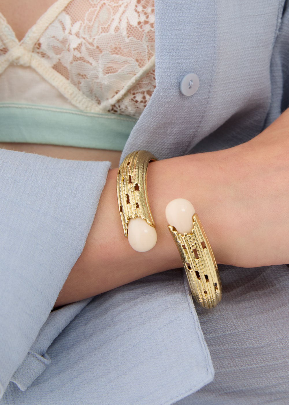 Bracciale apribile lavorato