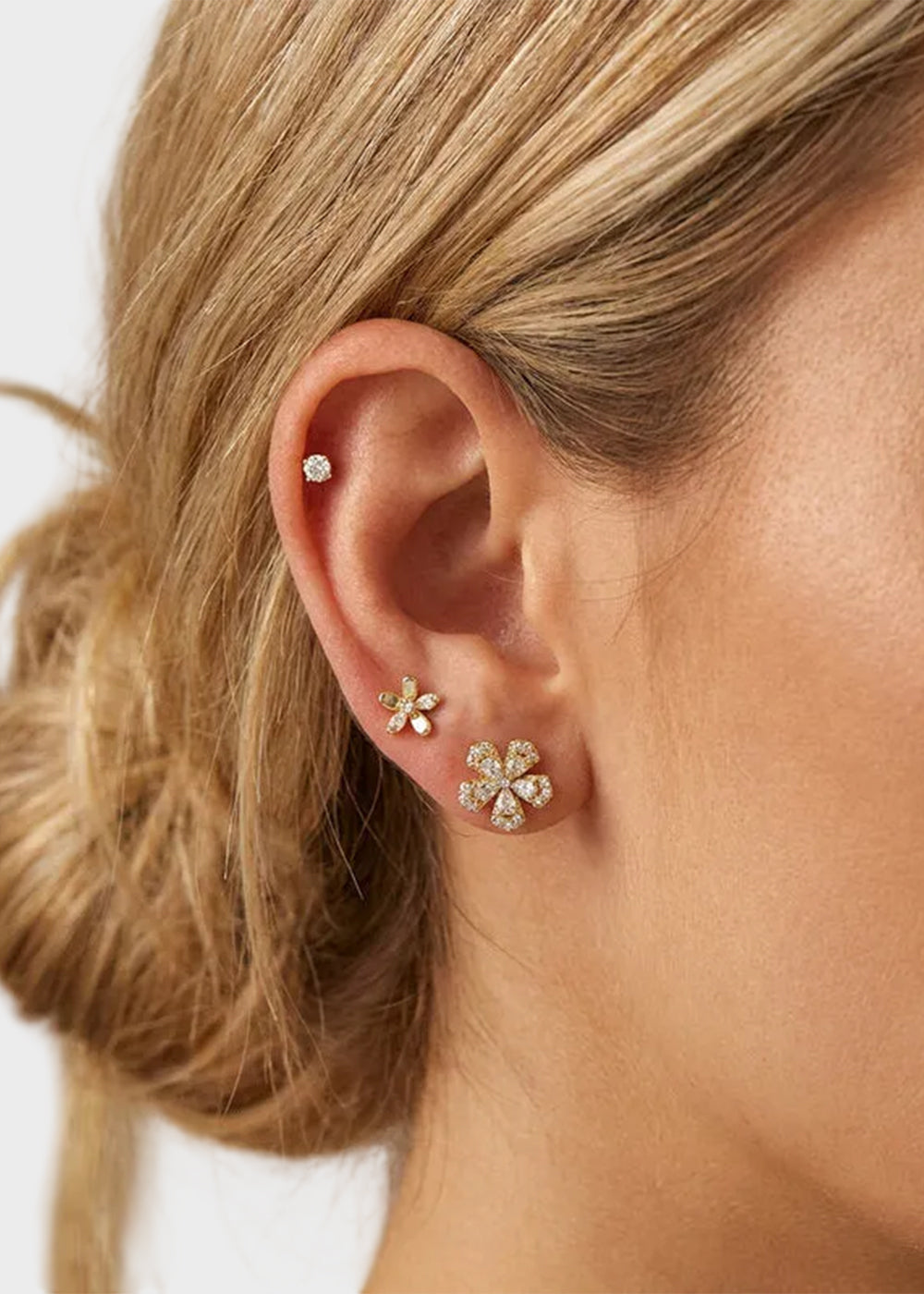 Orecchini in Metallo set da sei color oro con fiori e cristalli