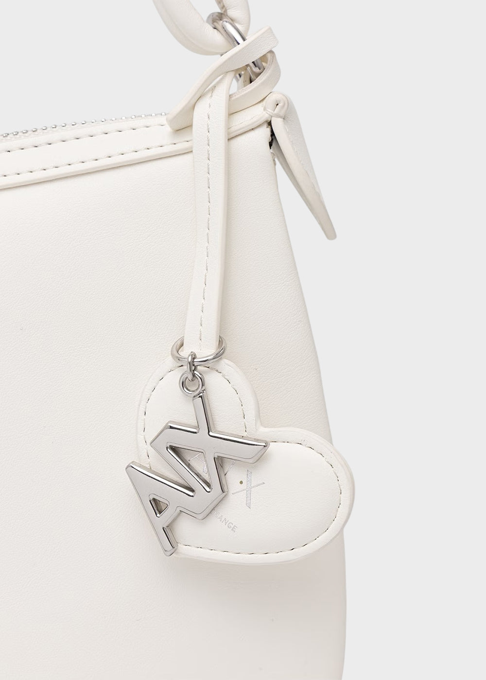Borsa a spalla Maya M con manico a intreccio e ciondolo Cuore-4