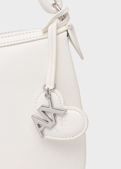 Borsa a spalla Maya M con manico a intreccio e ciondolo Cuore