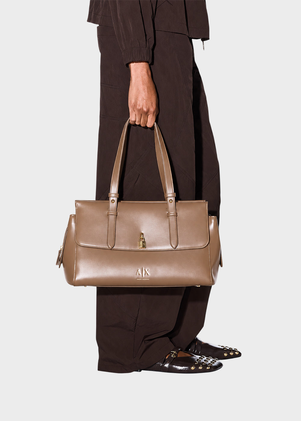 Borsa shopping Taylor Tote L con lucchetto decorativo e tracolla-2