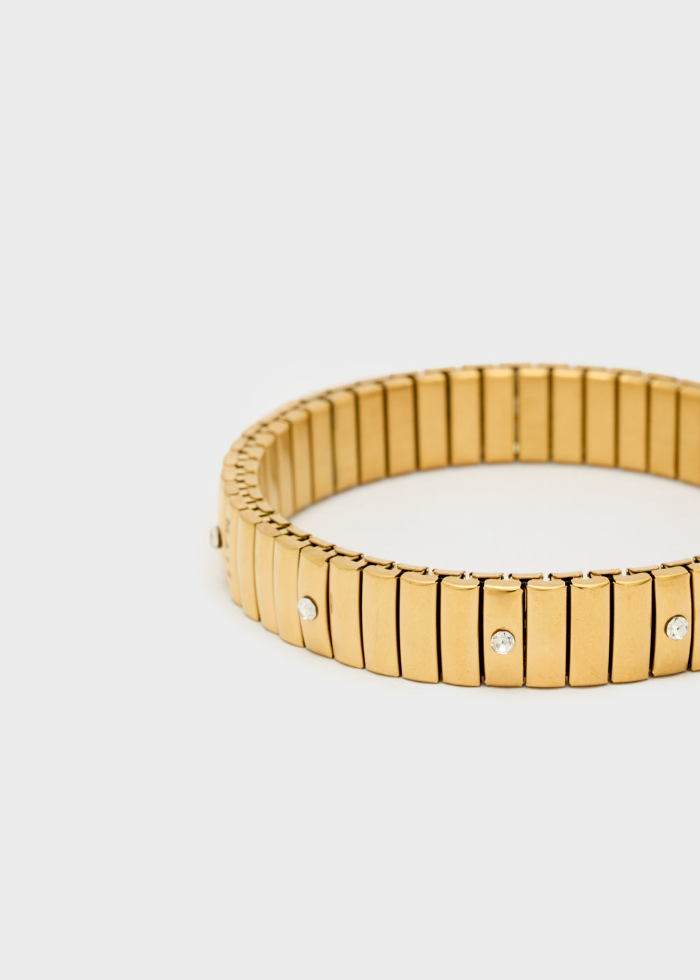 Mesh bracelet with stones