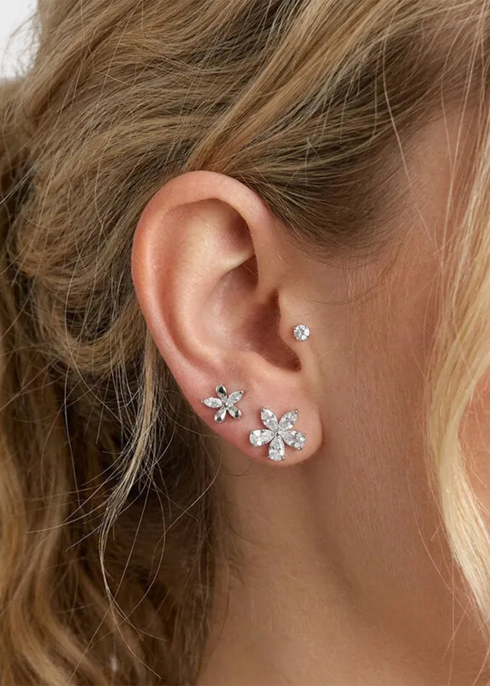 Orecchini in Metallo set da sei color argento fiori con cristalli