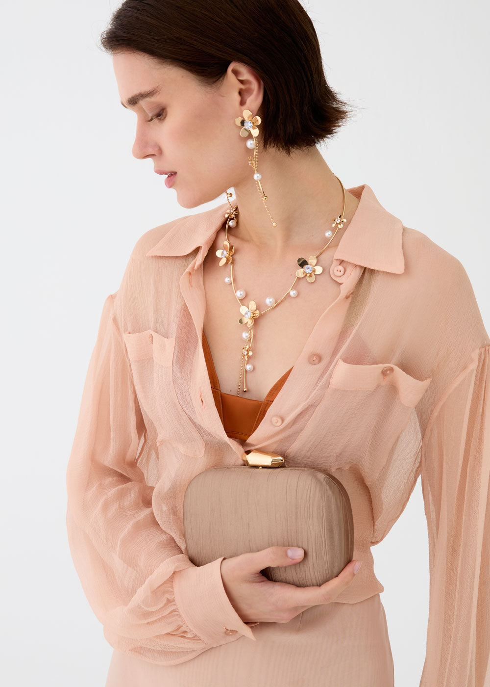 Clutch Nadine Plissé laminato con tracolla a catena