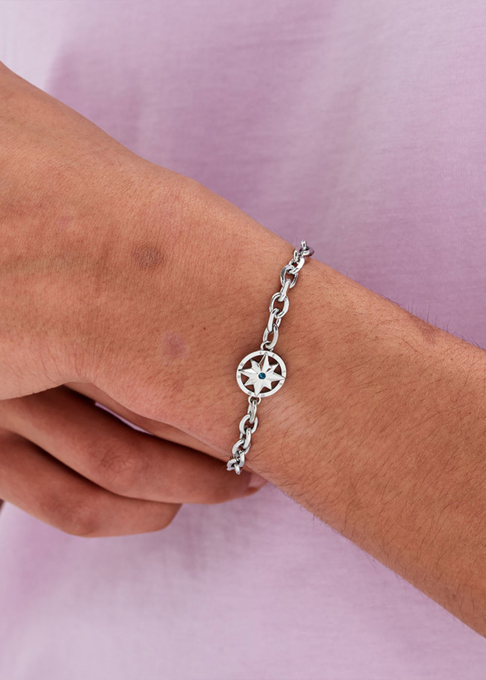Bracciale Nautika in acciaio con centrale rosa dei venti e zircone blu centrale