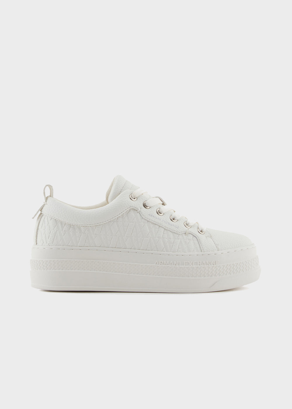 Sneakers con logo in rilievo all over